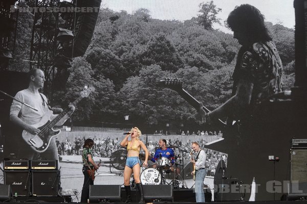 AMYL AND THE SNIFFERS - 2023-08-27 - SAINT CLOUD - Domaine National - Grande Scene - Amy Taylor - Bryce Wilson - Declan Mehrtens - Fergus Romer